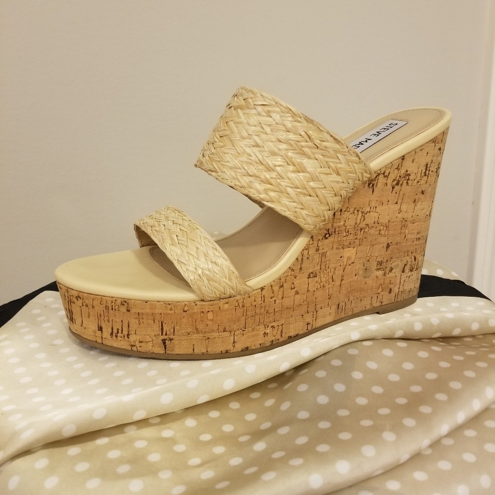 Steve Madden Natural Wedge Sandal